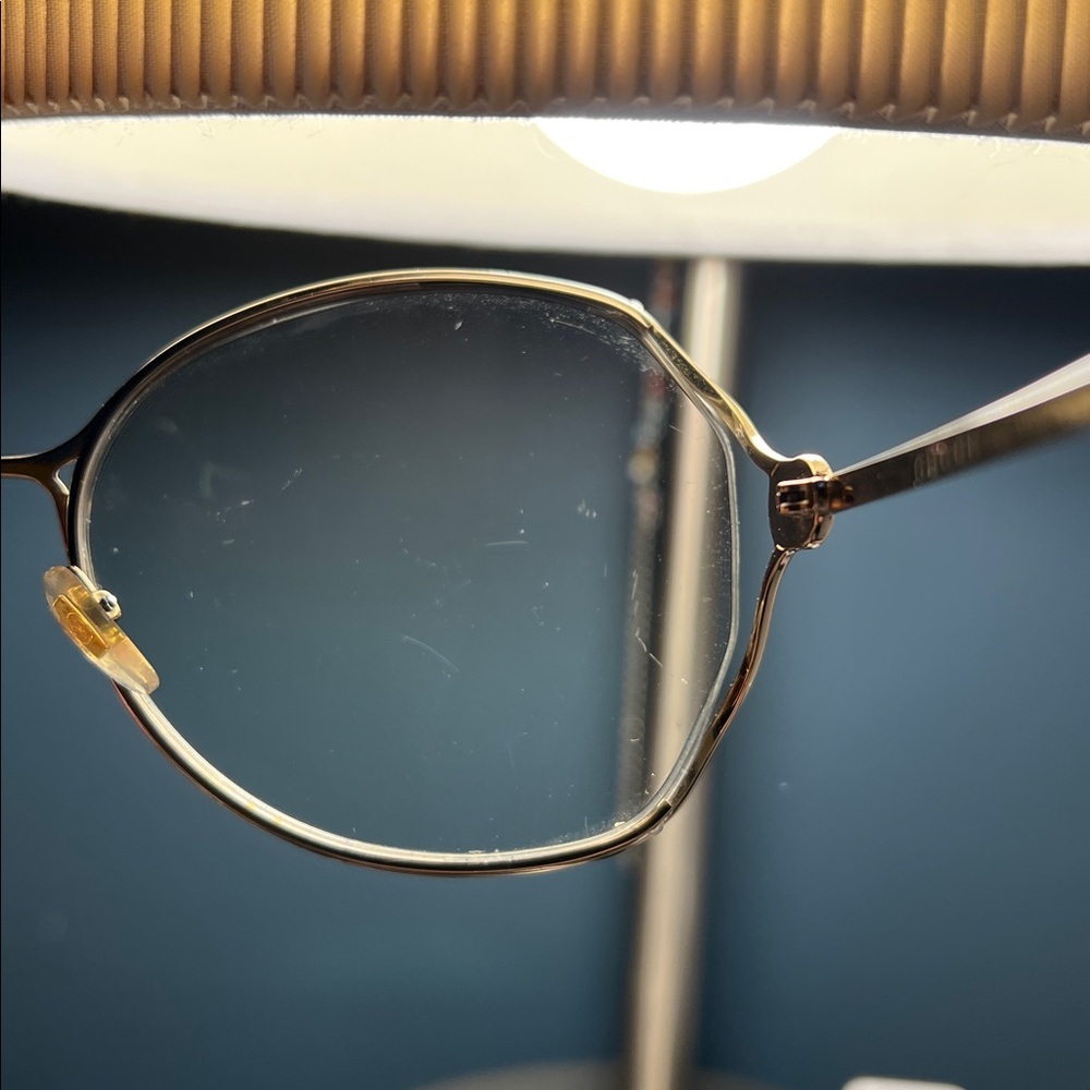 Vintage Gucci GG 2846/S Gradient Lense Sunglasses w/ Gold & Black Frames - Picture 12 of 15